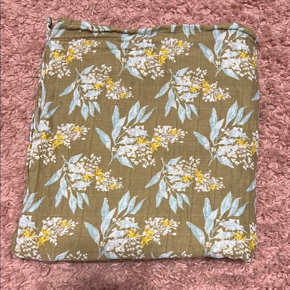 Milkbarn Floral Patterned Swaddle/blanket